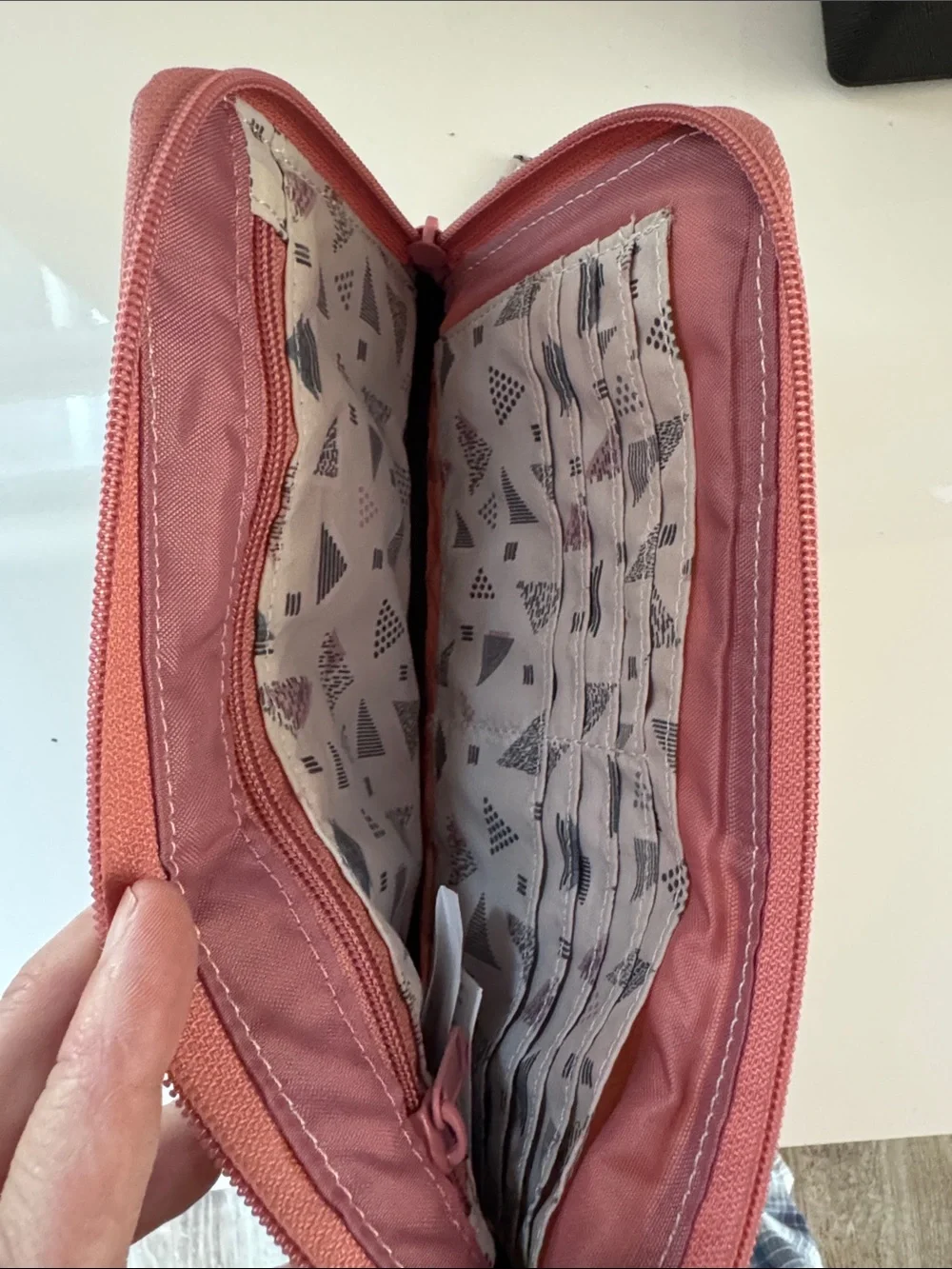 Kavu Geo Triangle Zip Wallet in Light Gray and Pink Trim